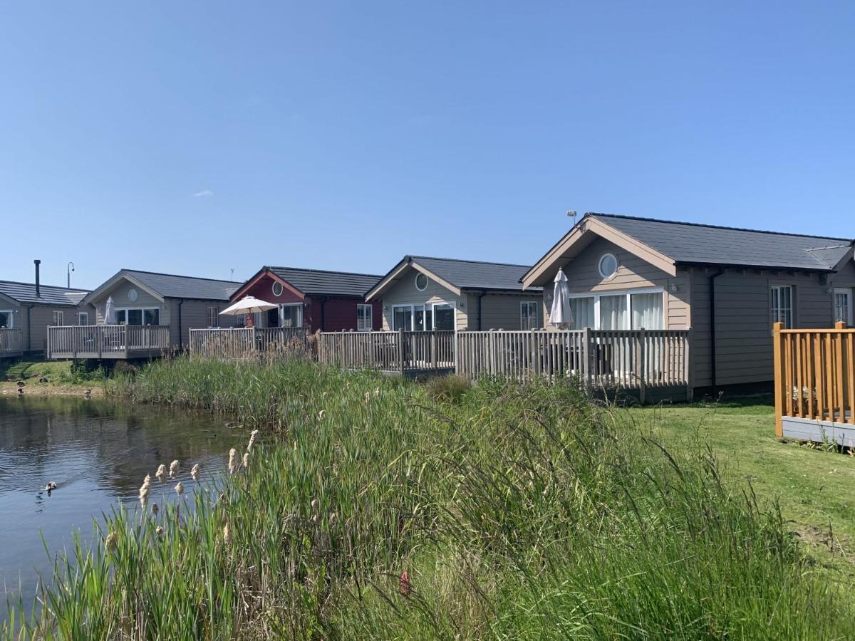 The Lake House At The Bay Filey, Sleeps 4, 1 Dog Welcome For Free Too מראה חיצוני תמונה